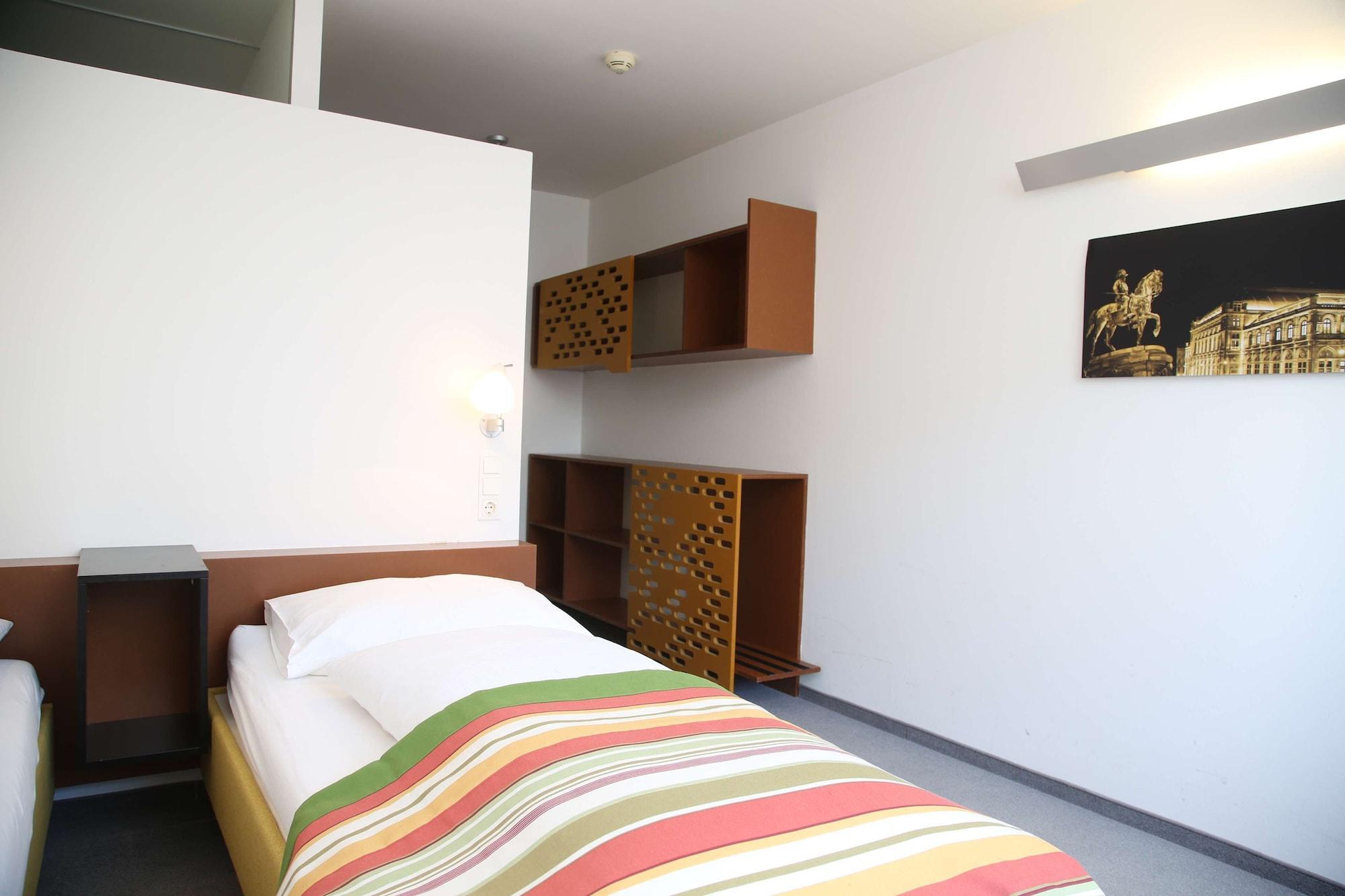 Kyriad Vienna Altmannsdorf Экстерьер фото